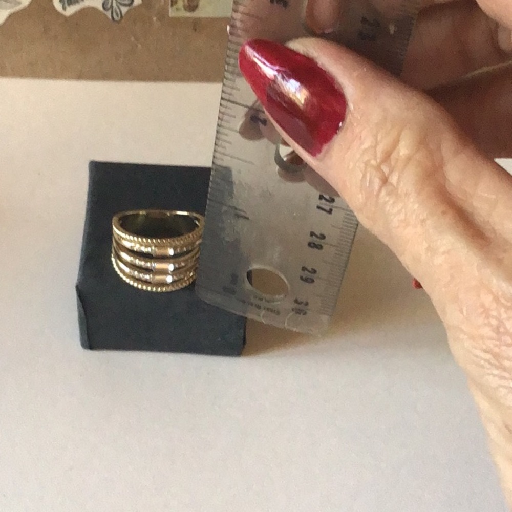 Beautiful stack designed ring - Picture 9 of 11